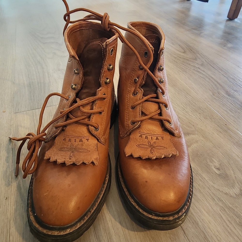 Ariat AMAZING condition boots